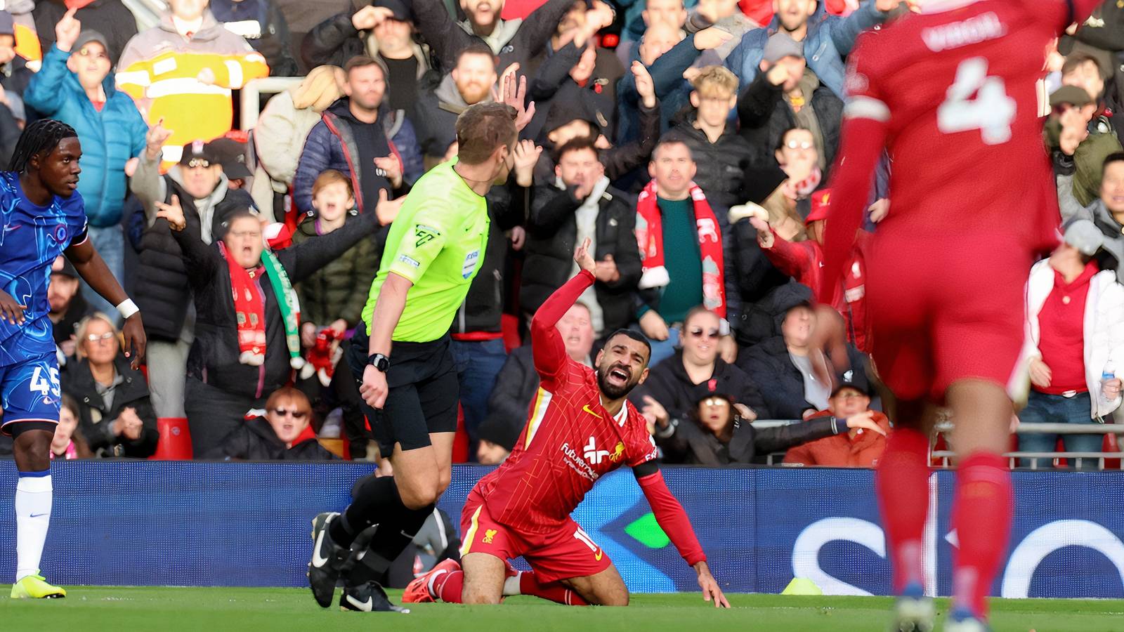Richard Keys Blasts Liverpool Duo During 'Bizarre' Incidents v Chelsea