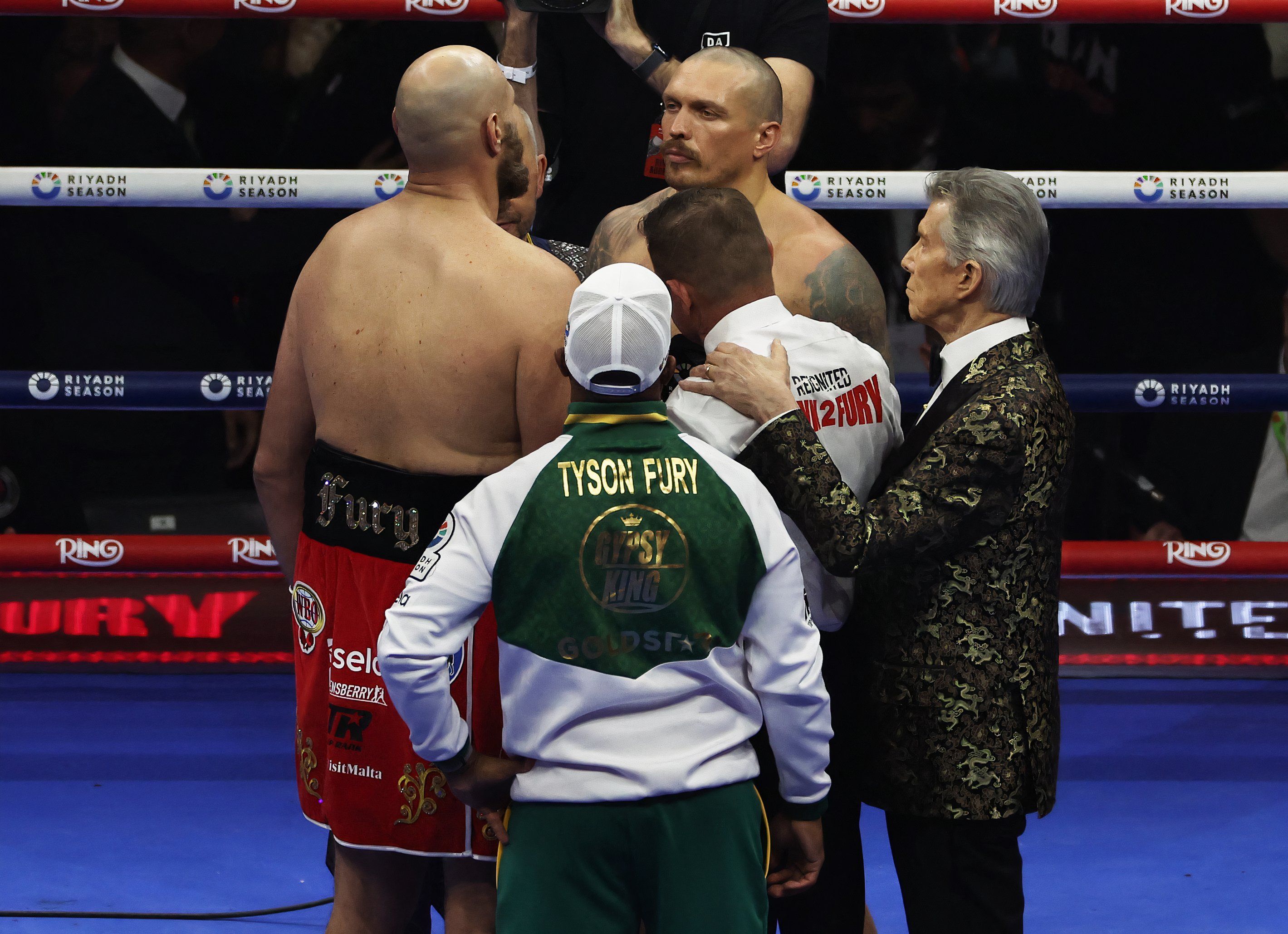 Oleksandr Usyk Beats Tyson Fury in Rematch