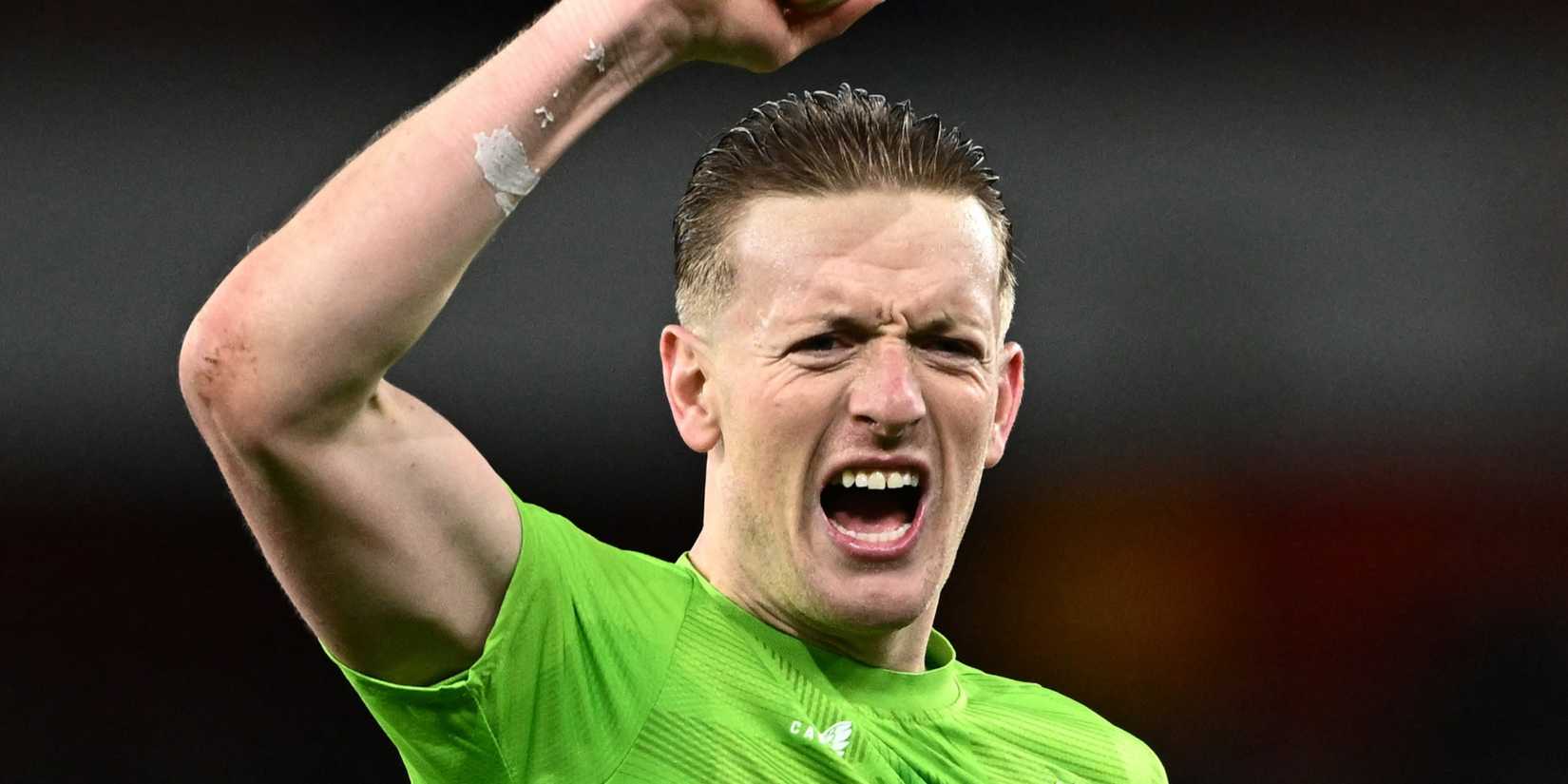 Everton goalkeeper Jordan Pickford cheering