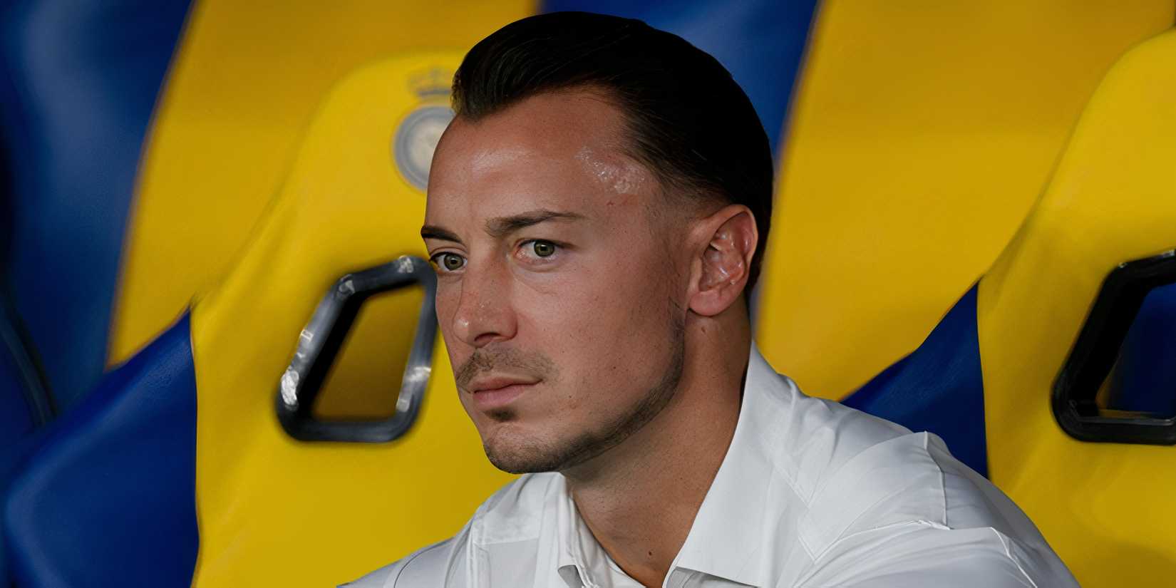 Al-Ahli head coach Matthias Jaissle in the dugout