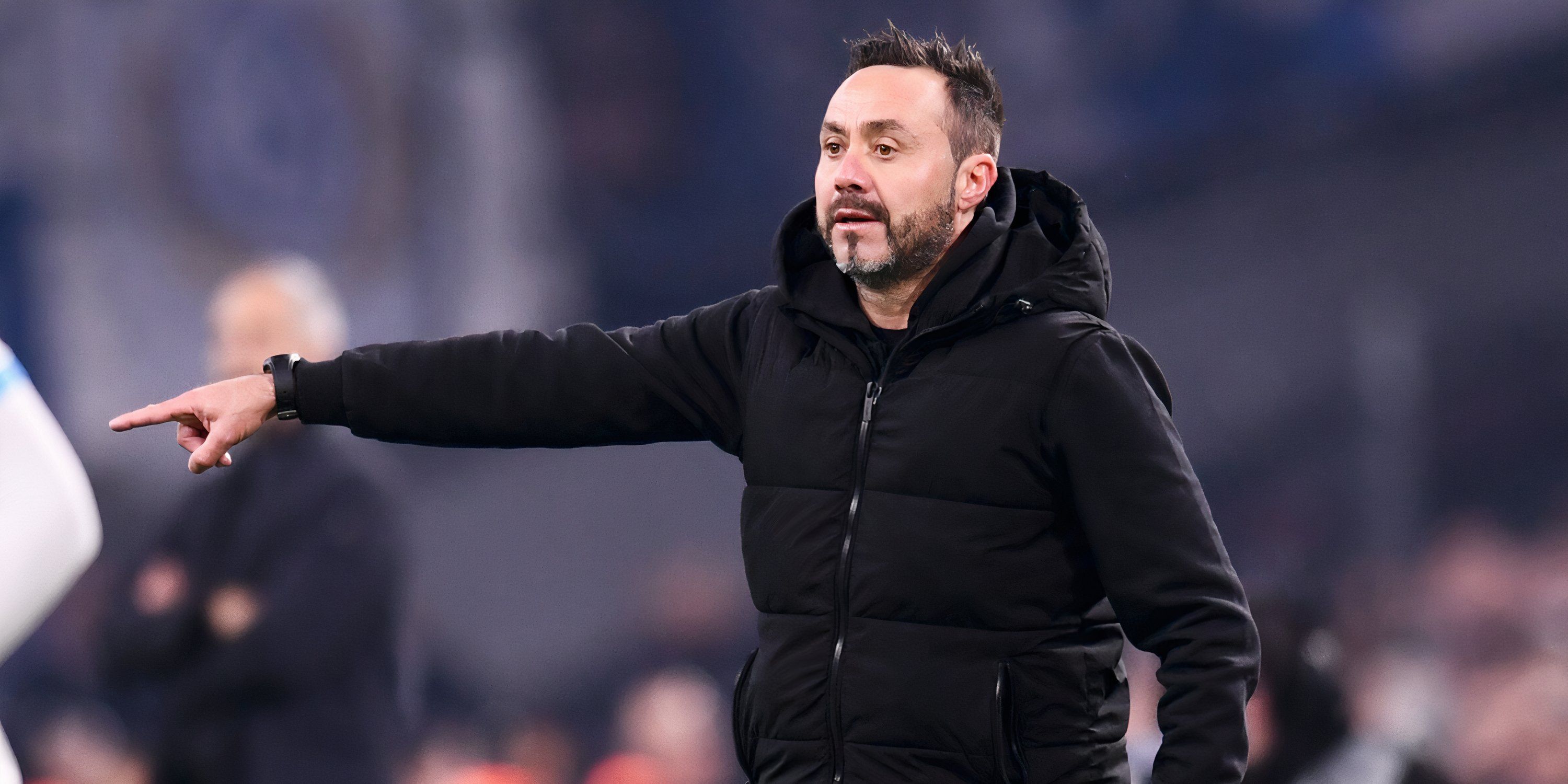 Marseille head coach Roberto De Zerbi on the touchline