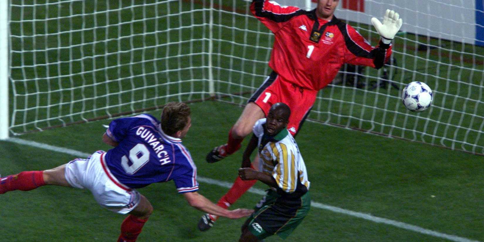 The 9 Worst Strikers in Football History [Ranked]