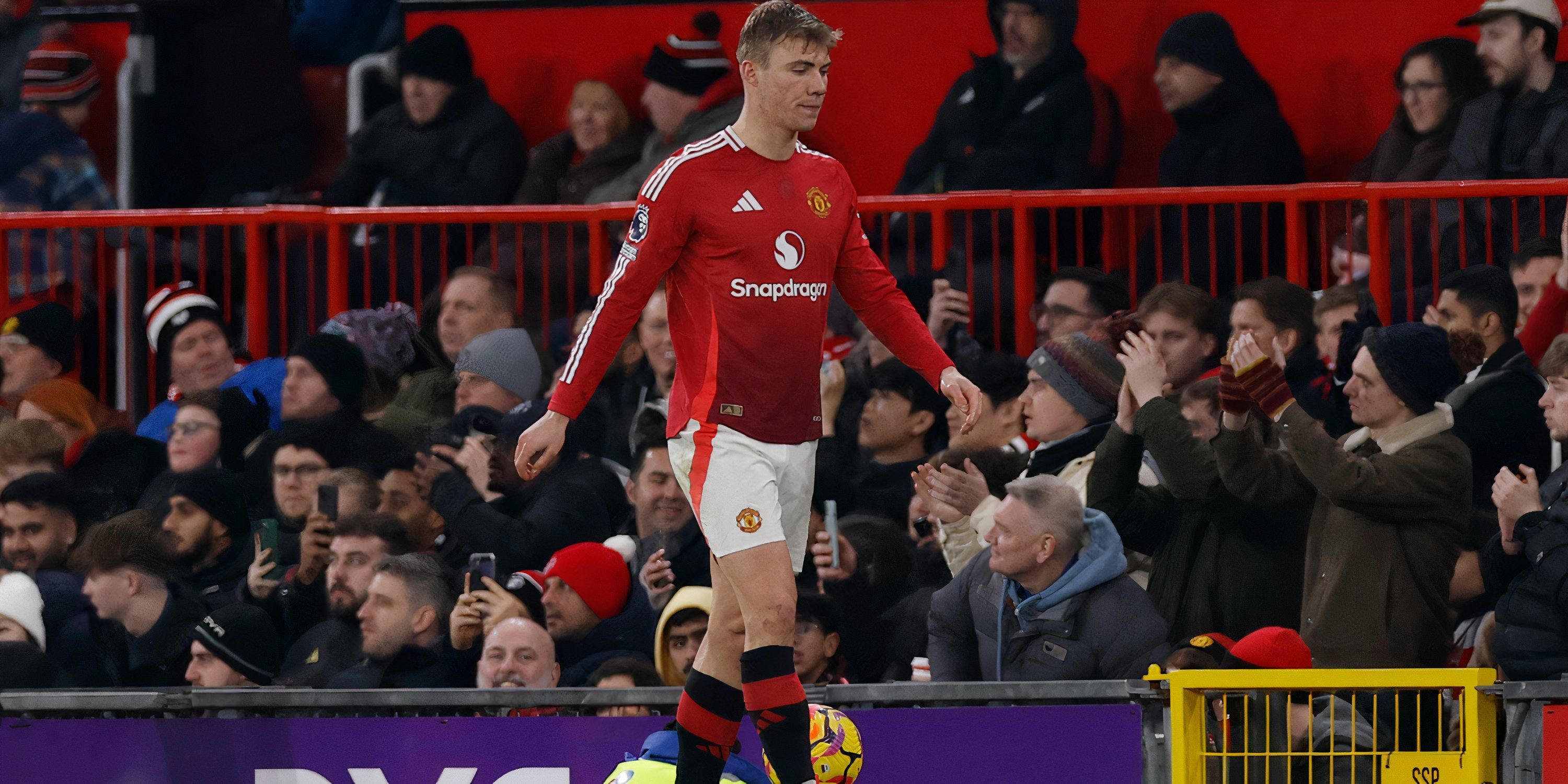 Man Utd Fans Demand Amorim Stops Playing Ace Who Was 'Limiting the Team' vs  Saints