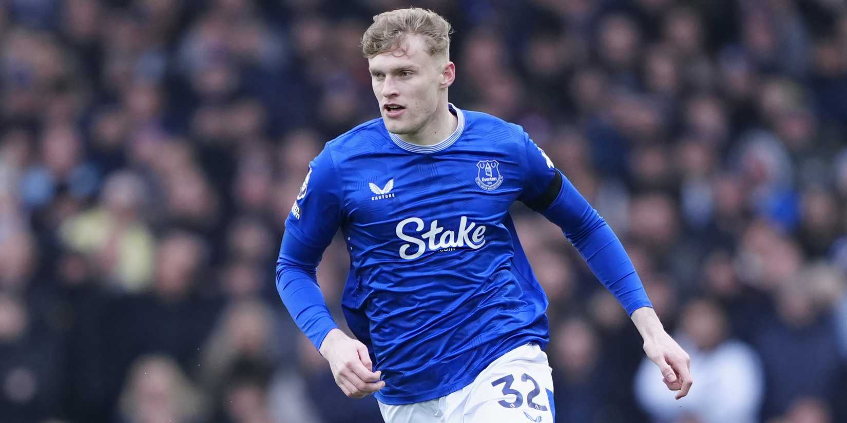Jarrad Branthwaite in action for Everton