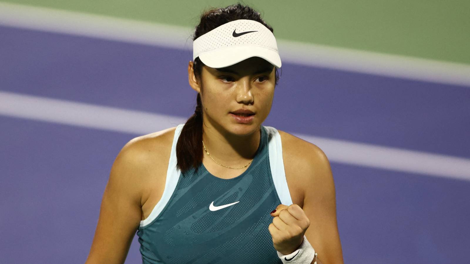 Footage of Moment Emma Raducanu Spotted 'Fixated' Fan at Dubai Open