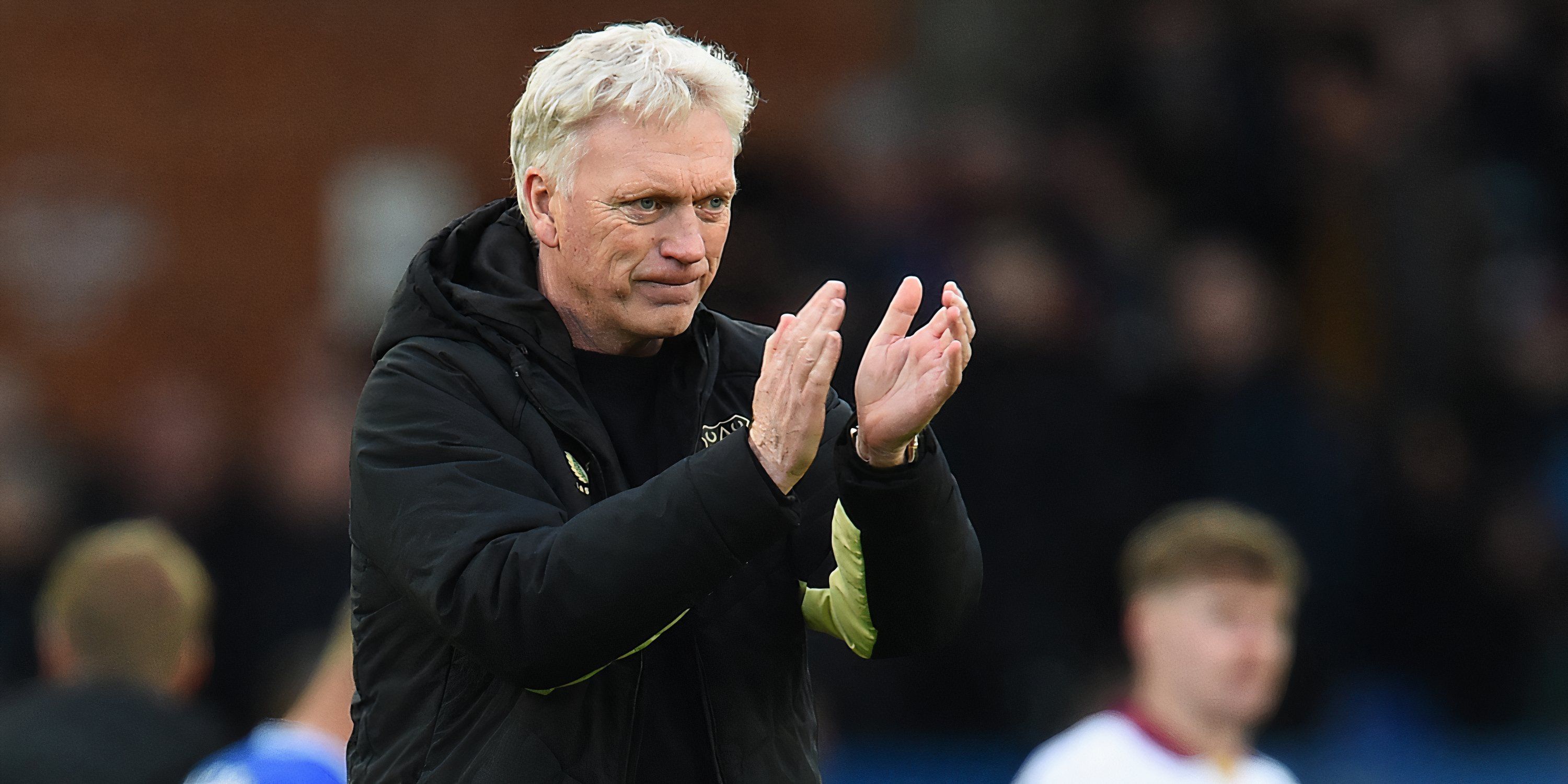 Everton manager David Moyes applauding