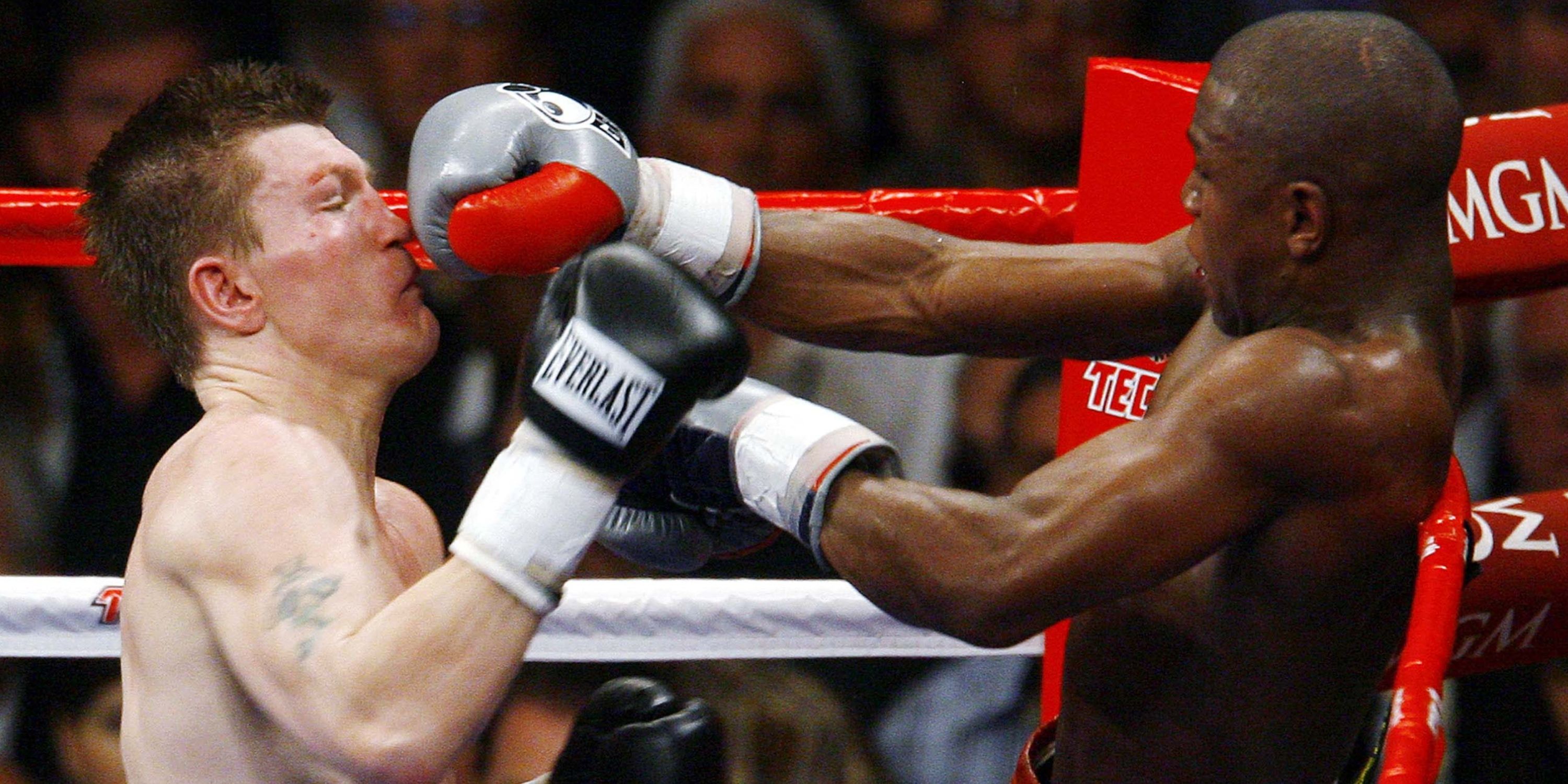 Floyd Mayweather vs Ricky Hatton