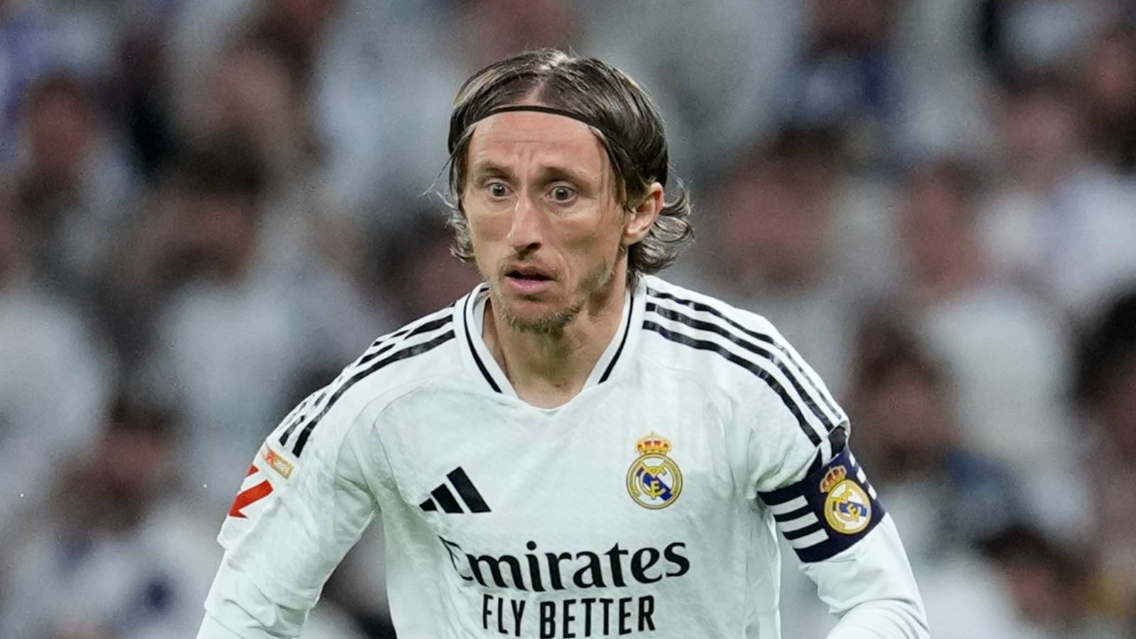 Luka Modric Reminds Referee of Rule During Real Madrid 4-4 Real Sociedad