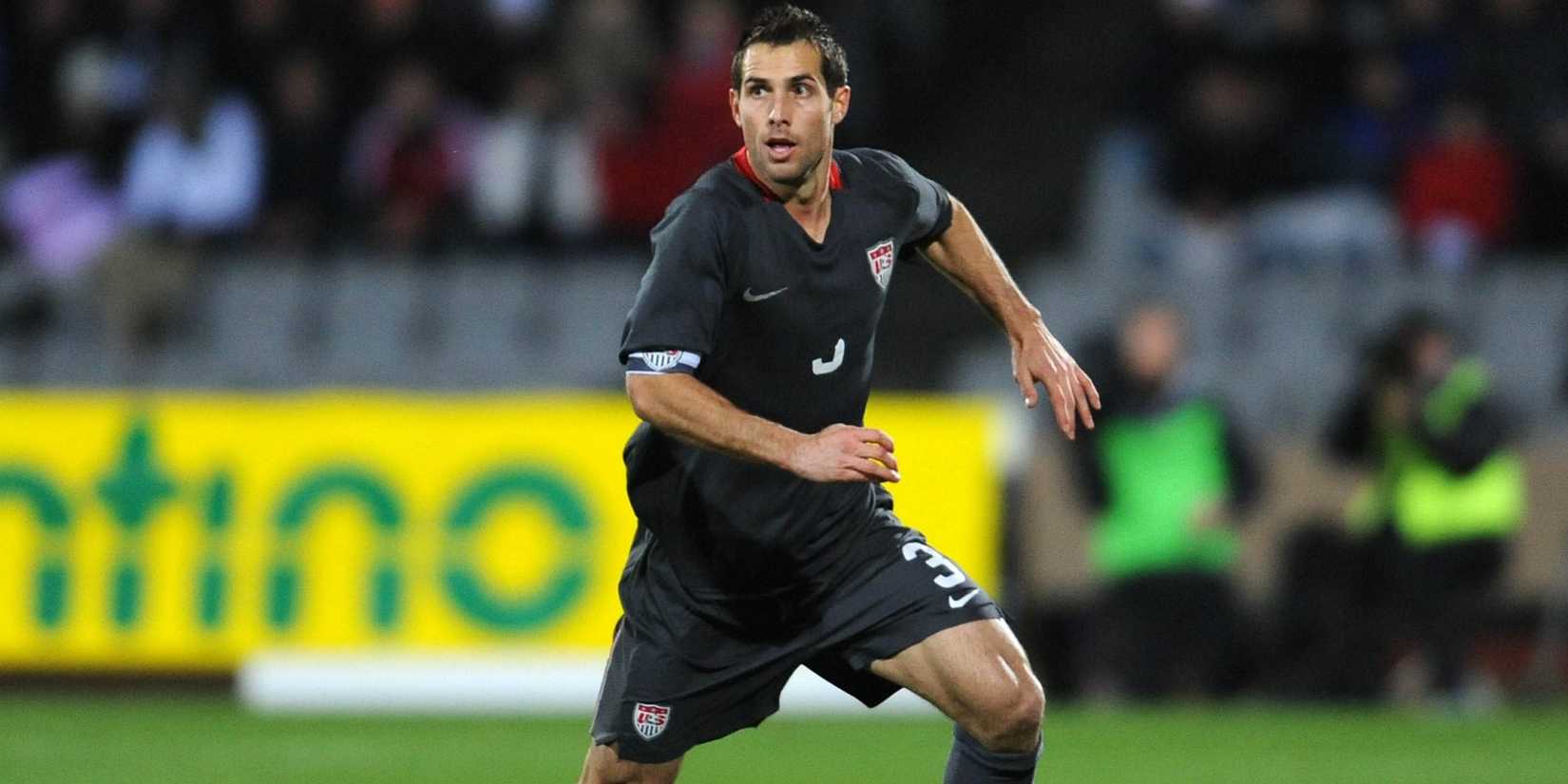USA's Carlos Bocanegra