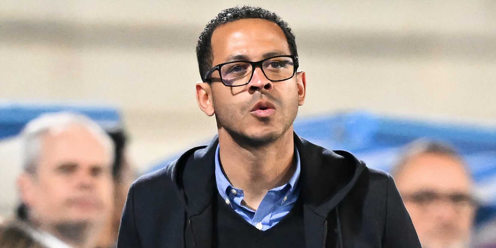 Strasbourg head coach Liam Rosenior watching on from the touchline