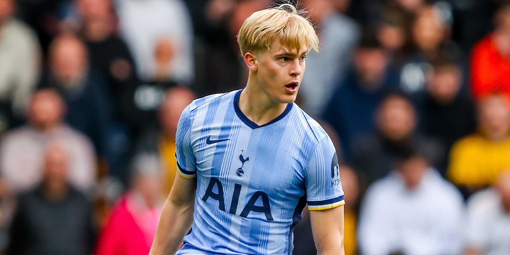 Lucas Bergvall in action for Tottenham Hotspur