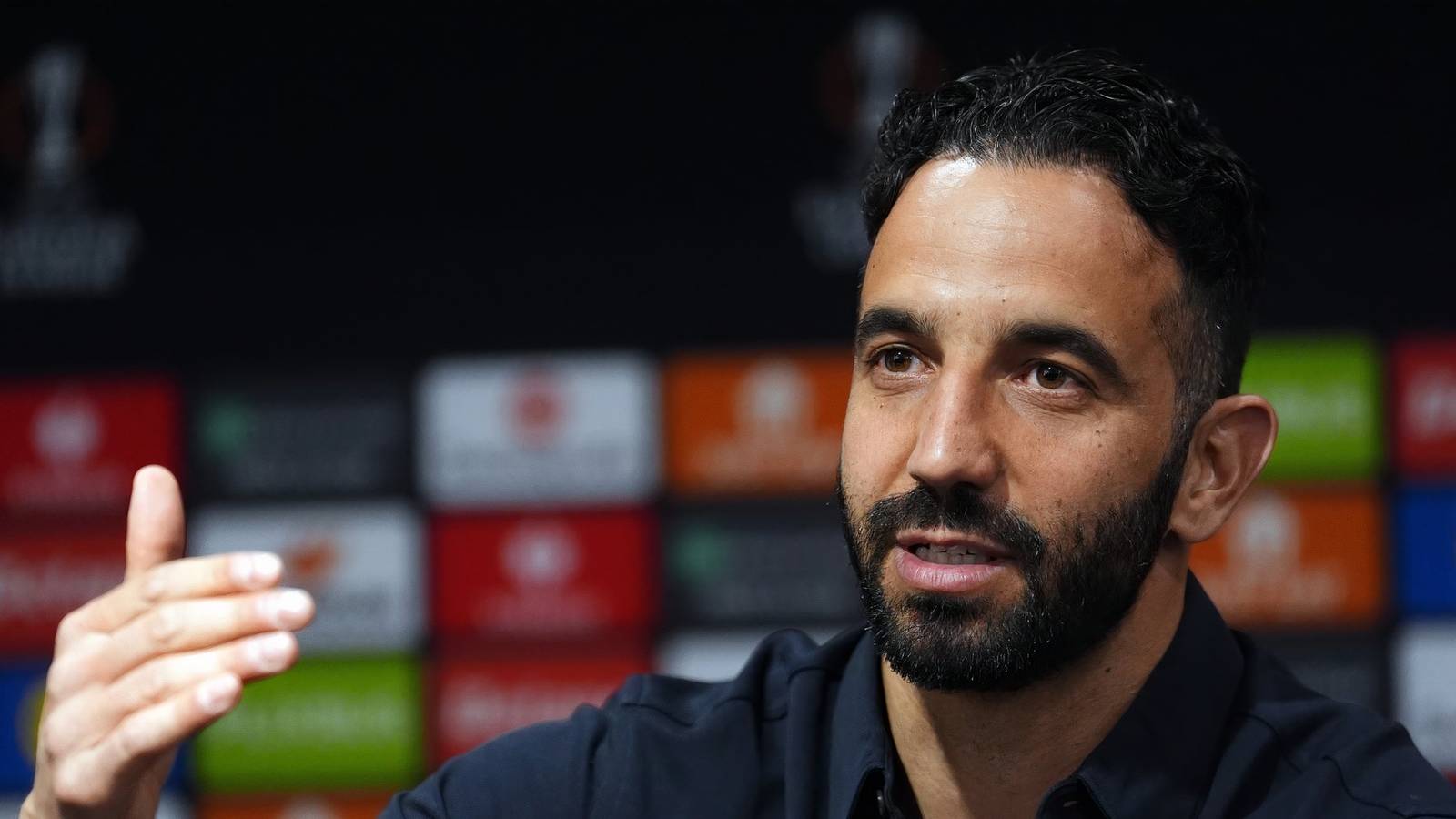 Fabrizio Romano: 'Insane' Star Signs Five-Year Contract at Man Utd