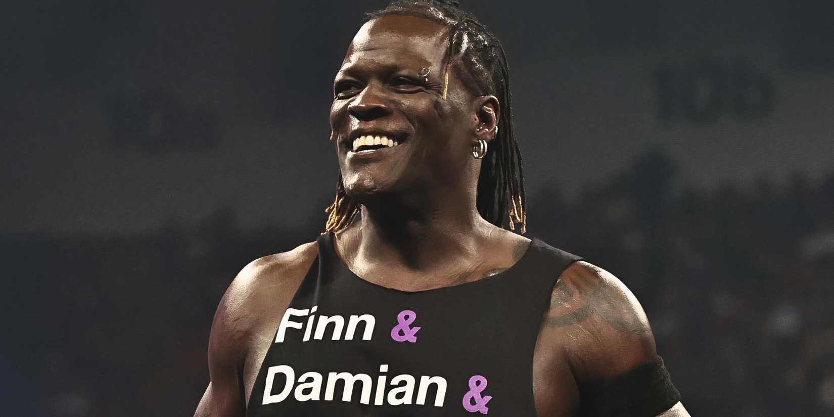 R-Truth smiling in WWE
