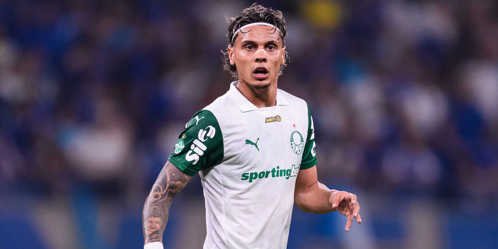 Richard Rios Suit Man Utd Get Green Light to Sign Richard Rios at £60m Discount