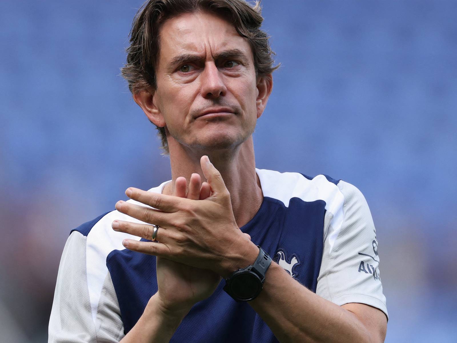 white-black-modern-photo-