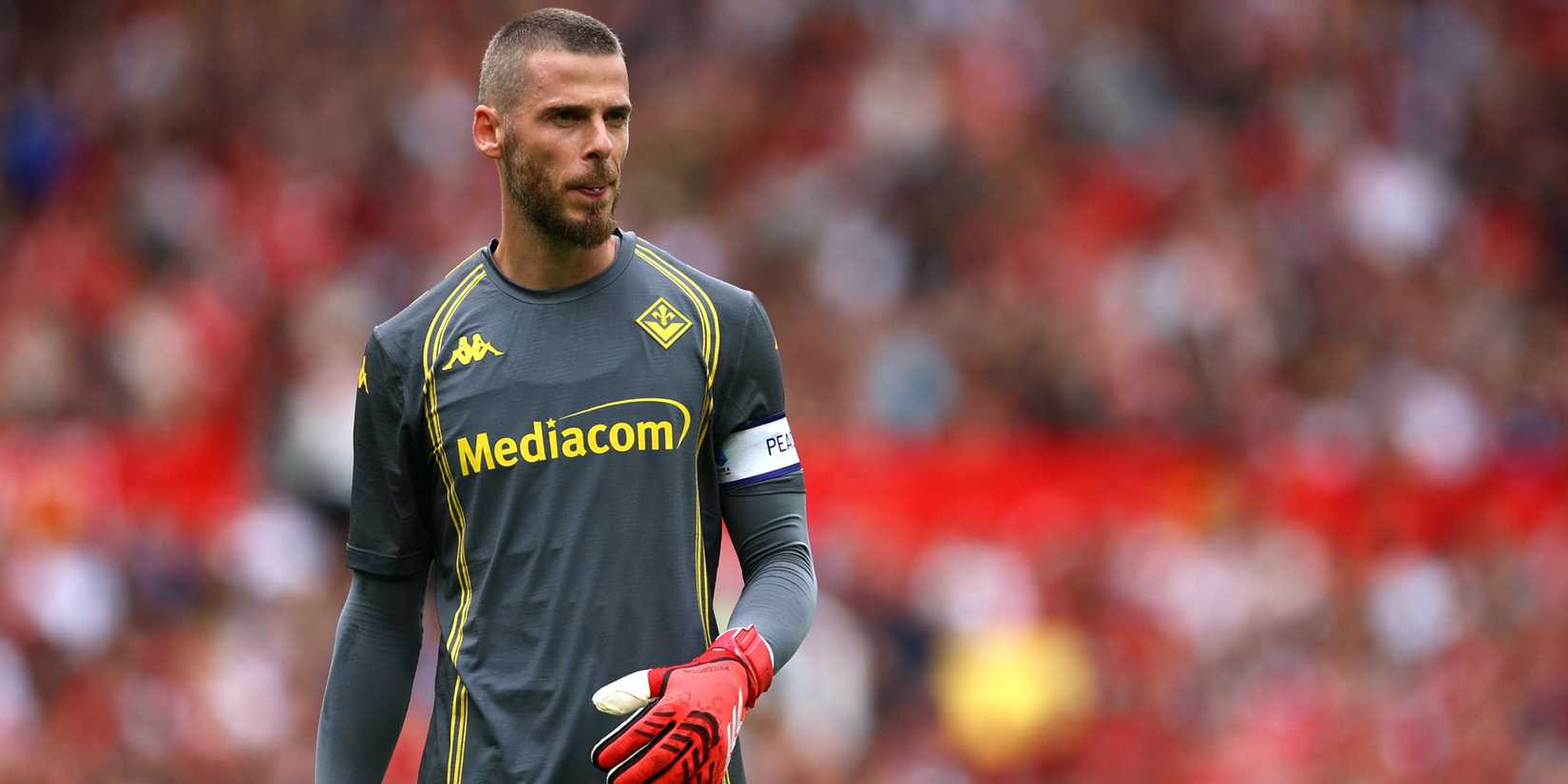 David de Gea in action for Fiorentina at Old Trafford