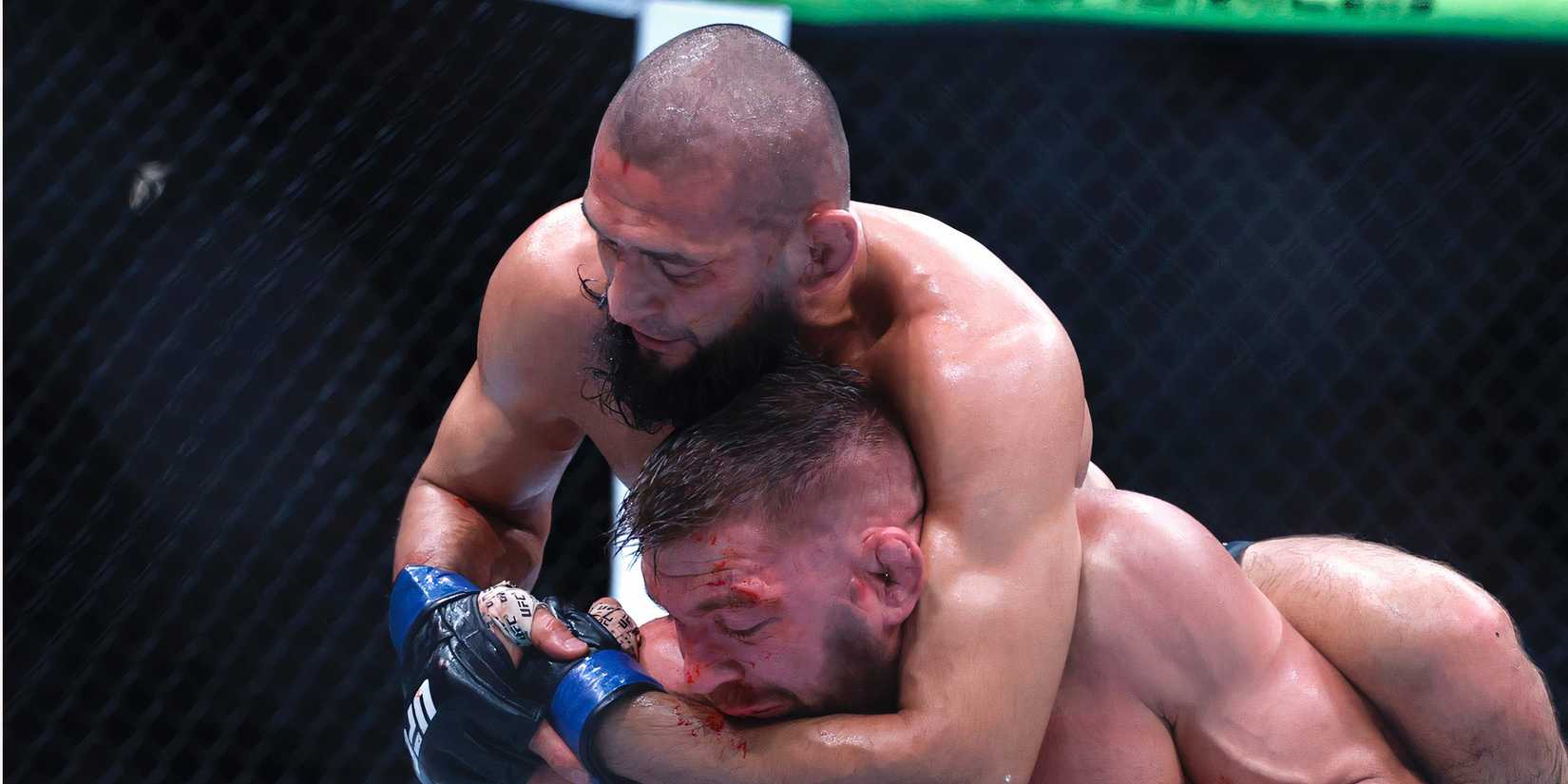 Chimaev chokes Du Plessis