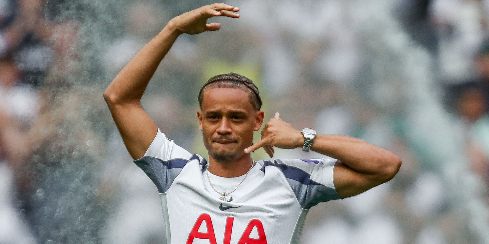 Xavi Simons Suffers Knee Injury in Tottenham Win Over Wolves