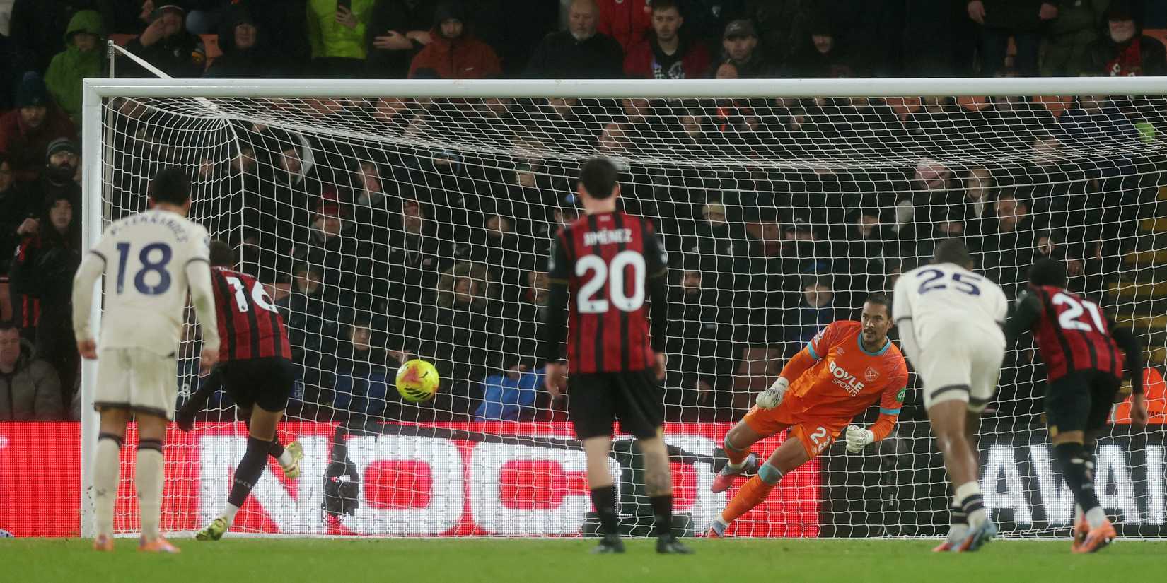 Marcus Tavernier scoring a penalty for Bournemouth