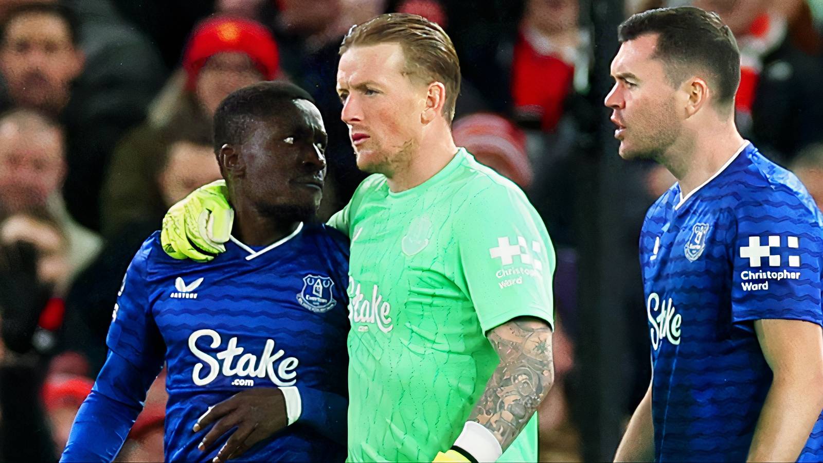 Jordan Pickford and Michael Keane's Reaction to Shock Idrissa Gueye Red Card