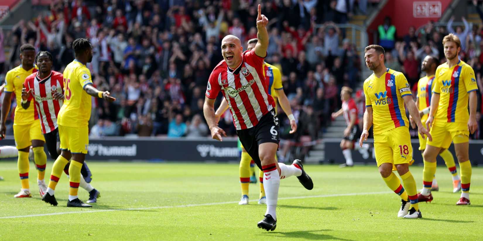 Southampton midfielder Oriol Romeu celebrates