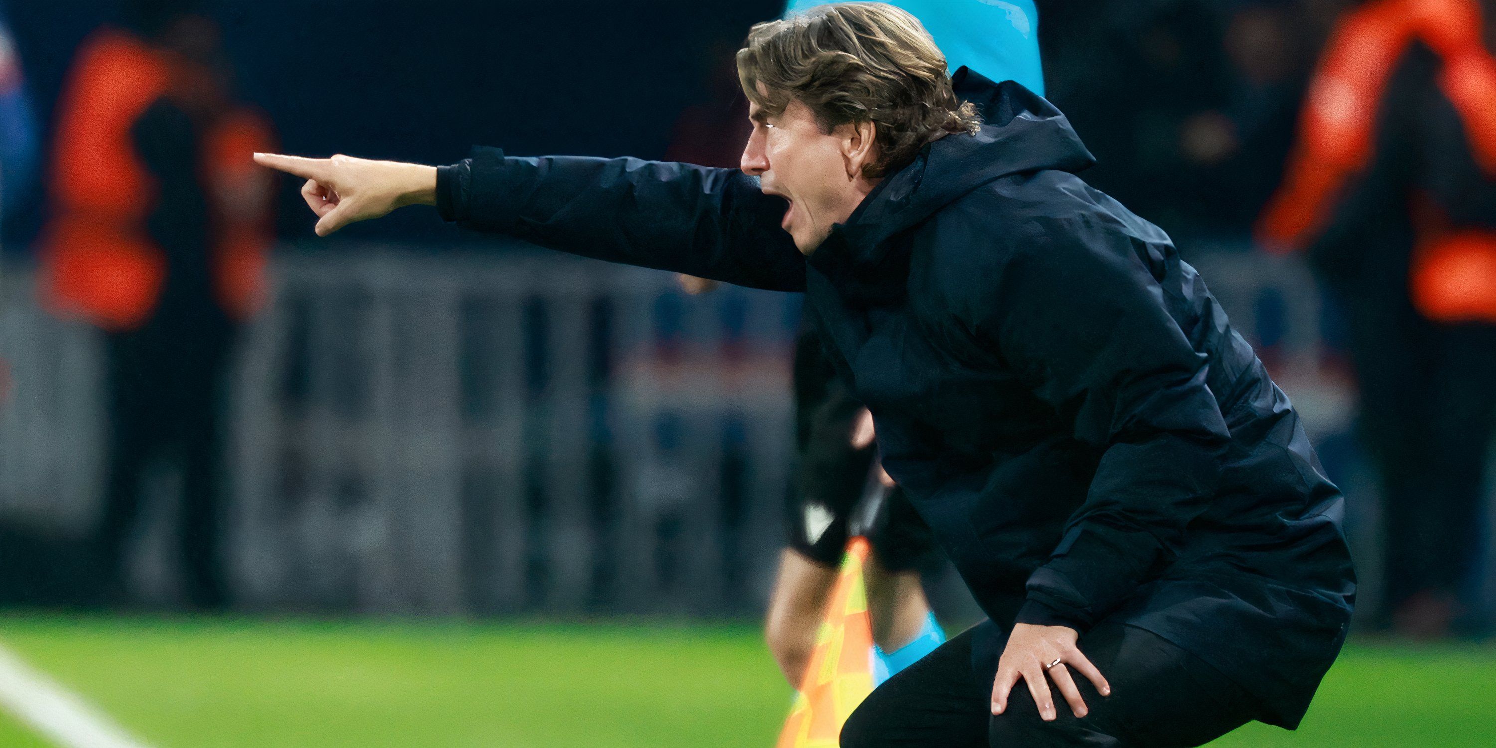 Thomas Frank gestures during Spurs' defeat to PSG