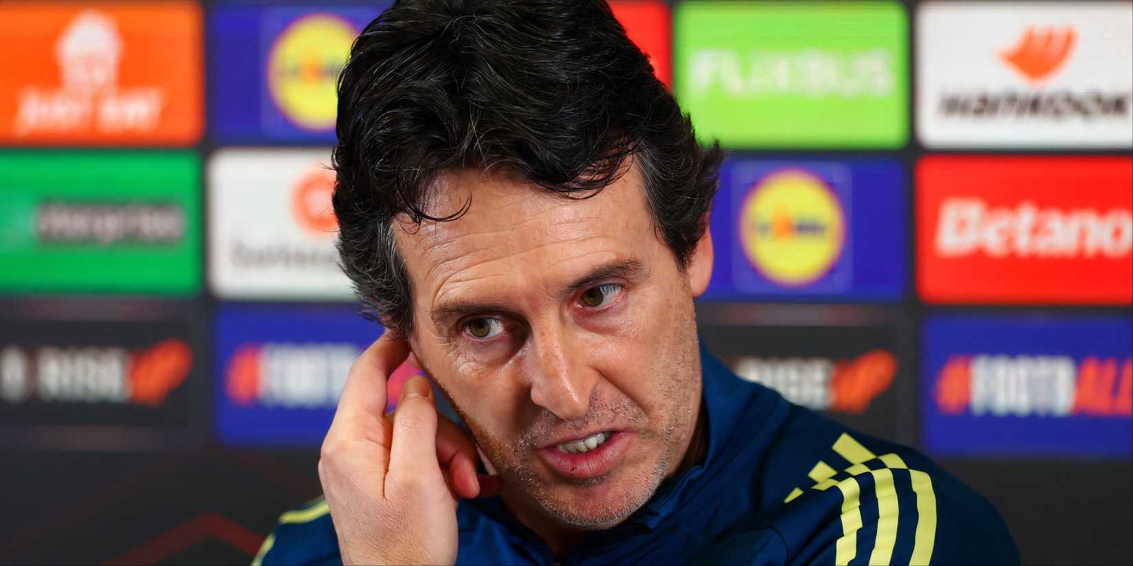 Unai Emery at a press conference