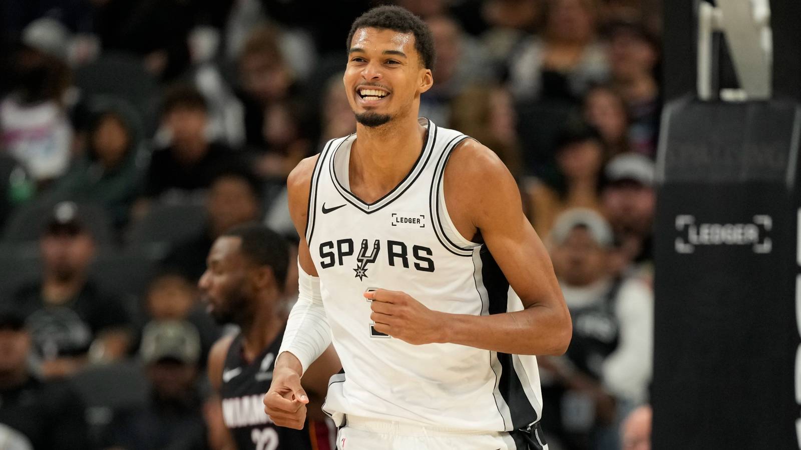 AI Has Named & Ranked the 10 Greatest San Antonio Spurs Players of All Time
