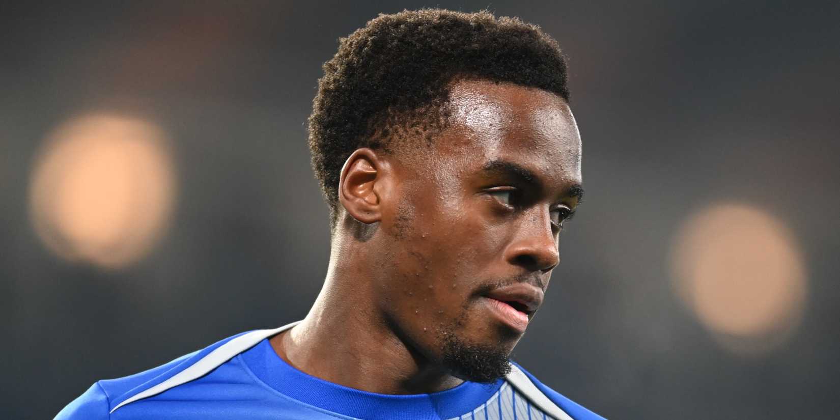 Jamie Gittens warms up