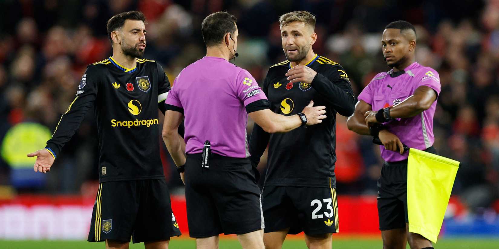 Former Referee Delivers Verdict on Luke Shaw Man Utd vs Tottenham Incident