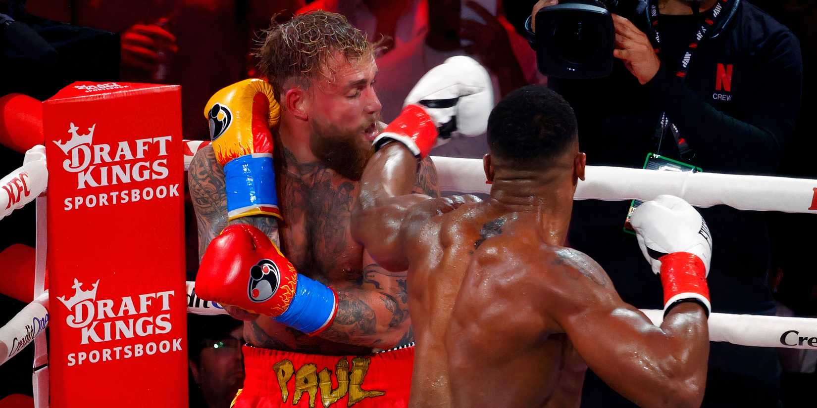 Anthony Joshua knocked out Jake Paul