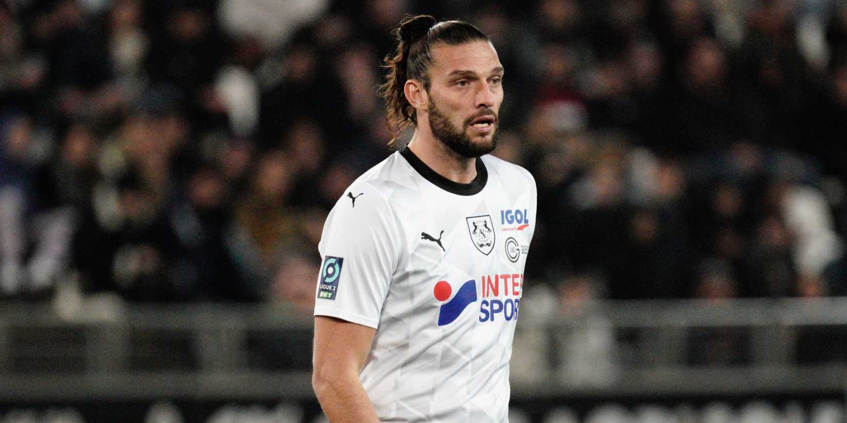 Amiens Sporting Club's Andy Carroll walking in a match