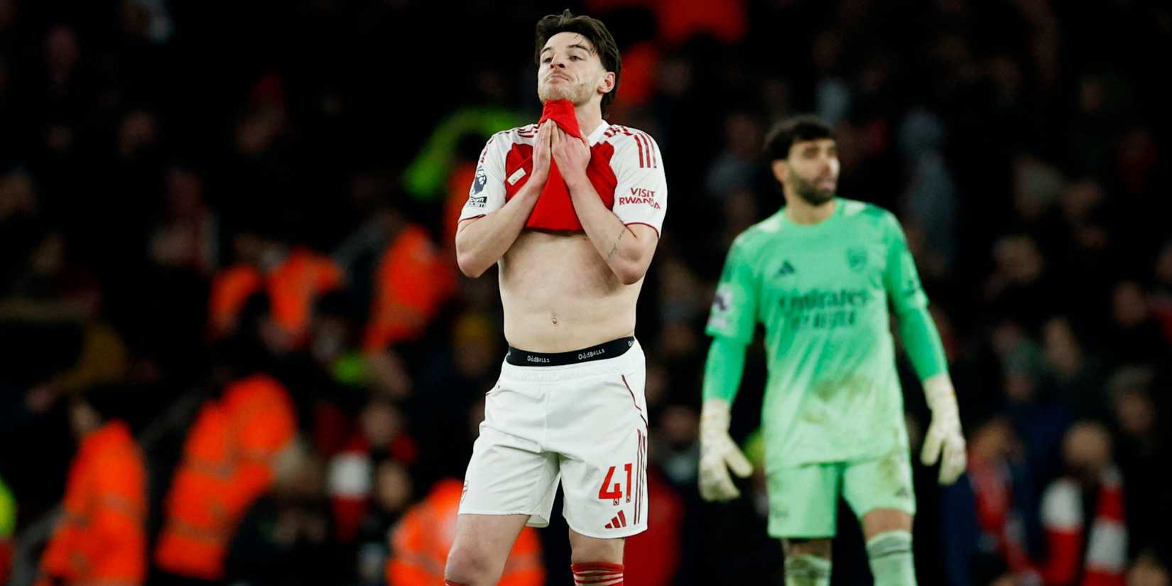 Arsenal's Declan Rice looks dejected after Manchester United's Matheus Cunha scores