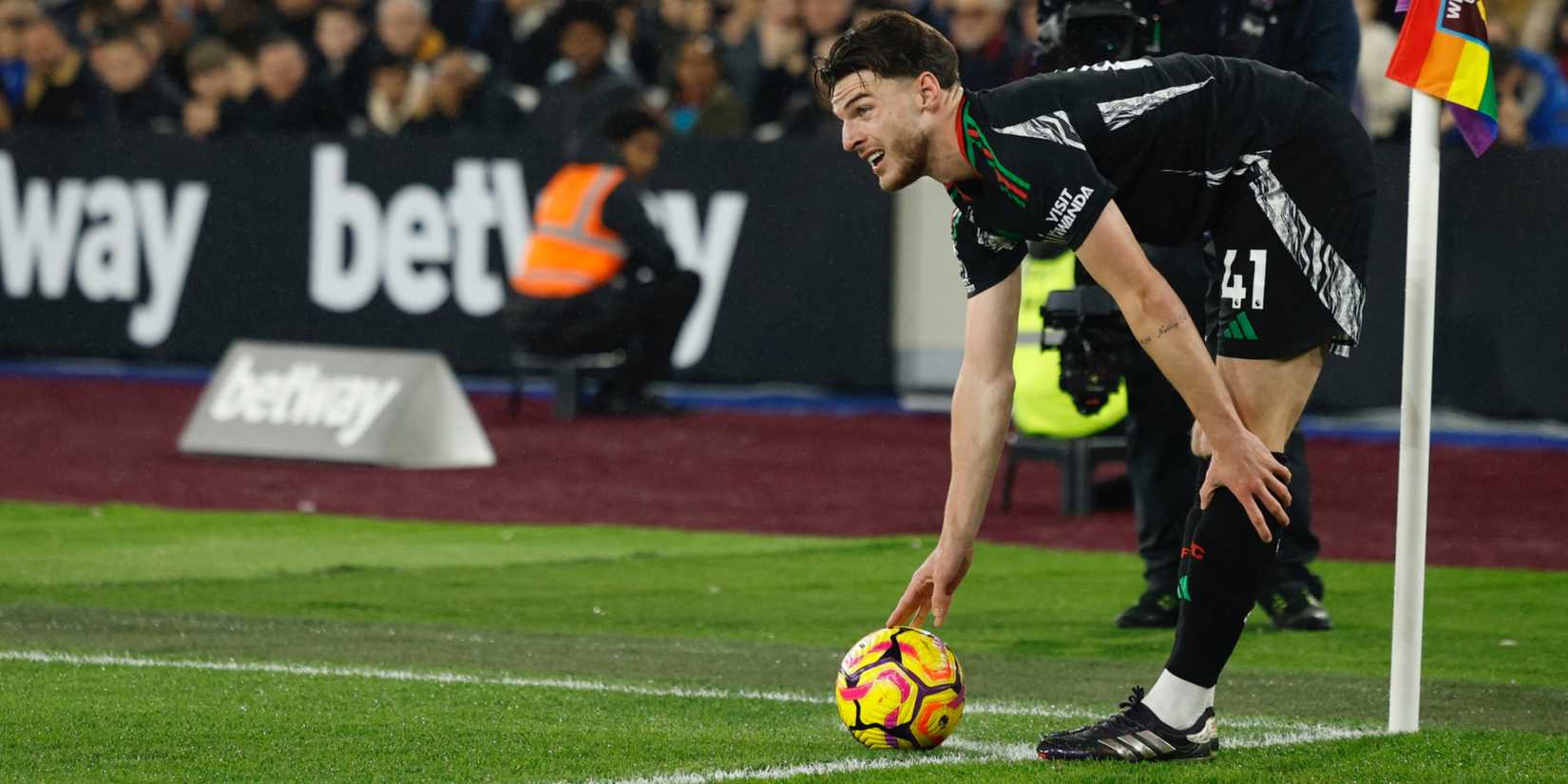 Arsenal's Declan Rice taking corner