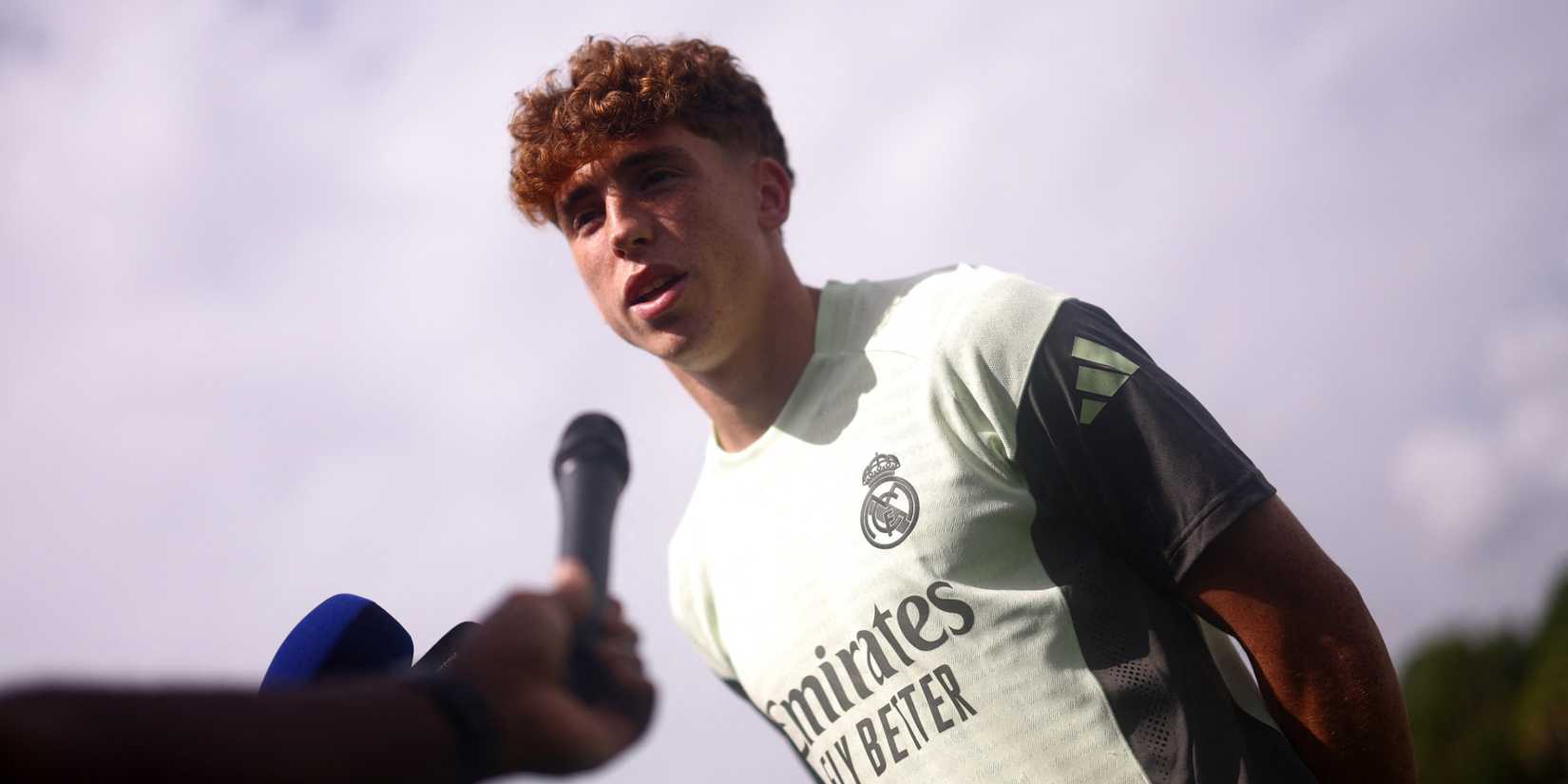 Osasuna attacker Victor Munoz at Real Madrid
