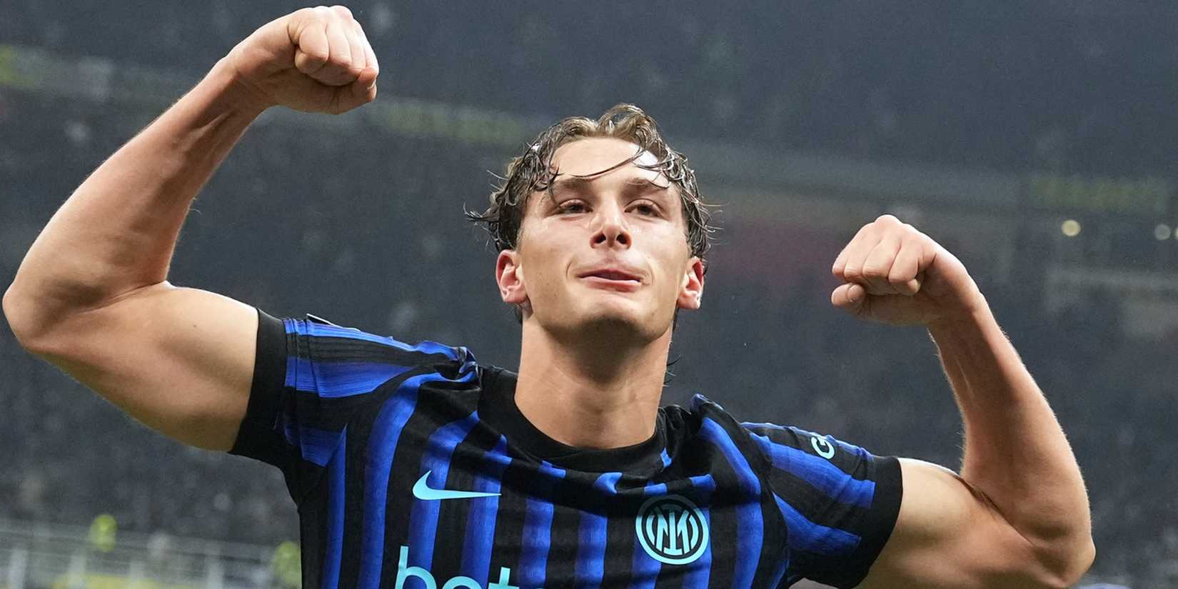 Inter Milan's Francesco Pio Esposito celebrates