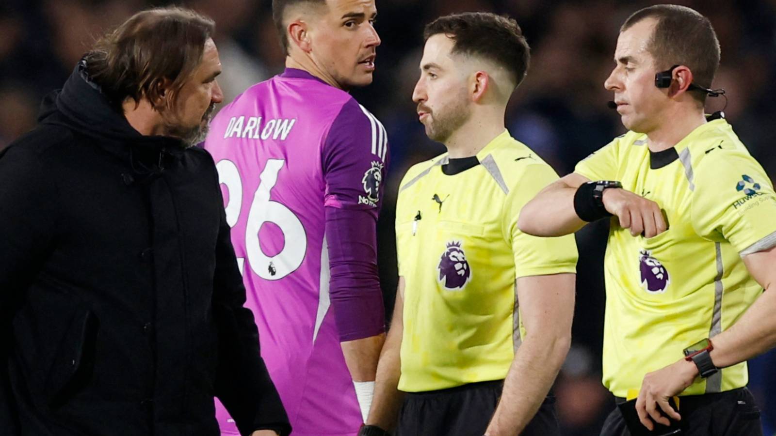 Damning Footage Shows Man City Got Away With Two Huge Incidents as Daniel Farke Rages at Referee