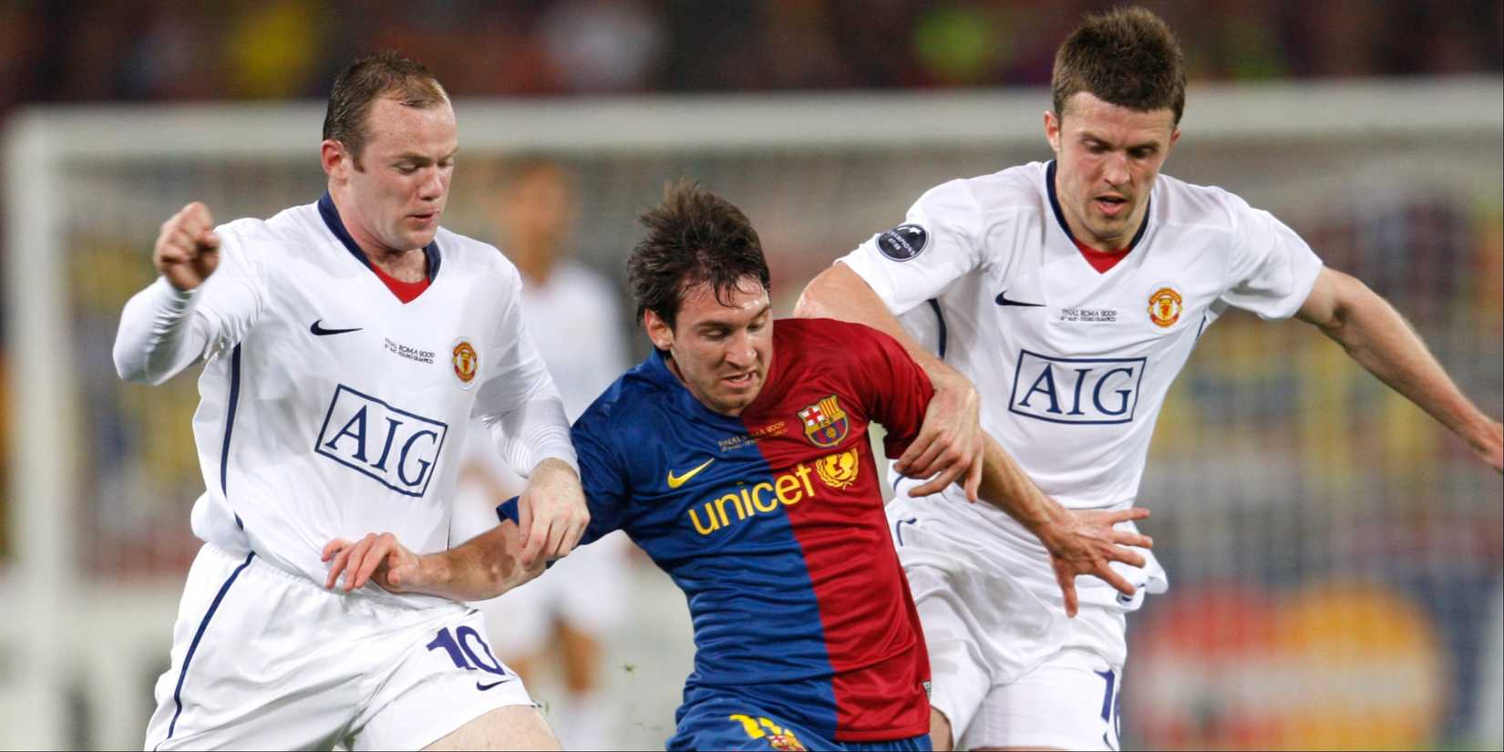 Wayne Rooney and Michael Carrick vs Lionel Messi