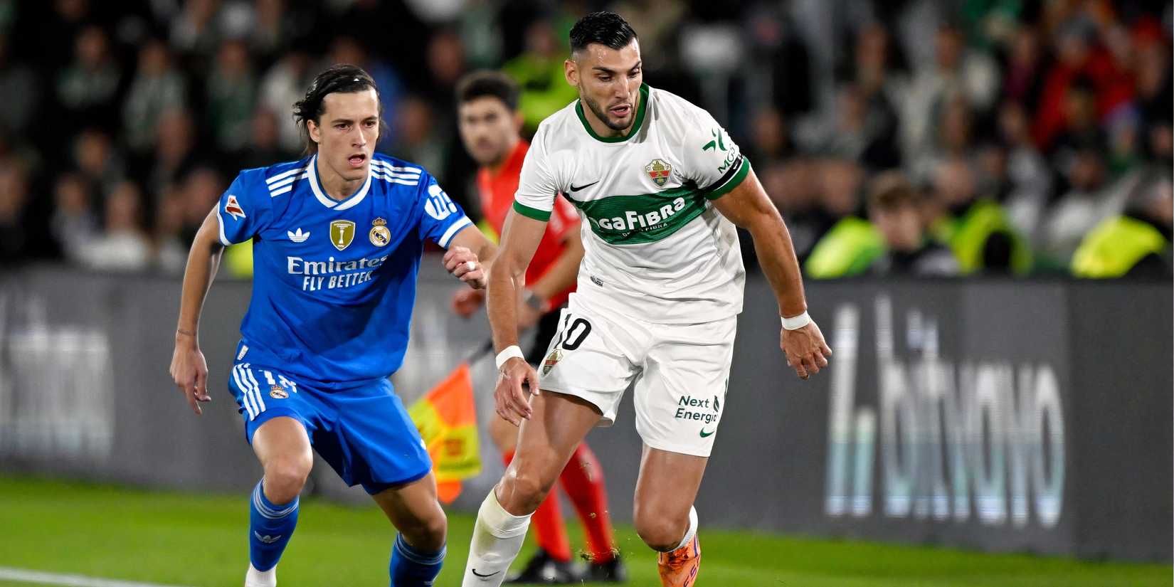 Rafa Mir in action for Elche against Real Madrid