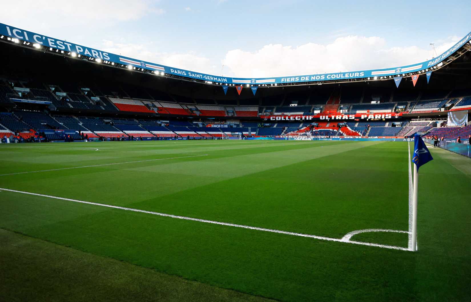 2026-04-19T171128Z_1891540407_UP1EM4J1BR3YK_RTRMADP_3_SOCCER-FRANCE-PSG-OL