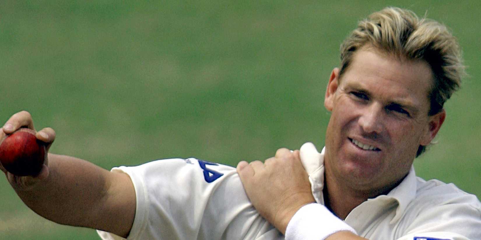 Shane Warne prepares to bowl for Australia