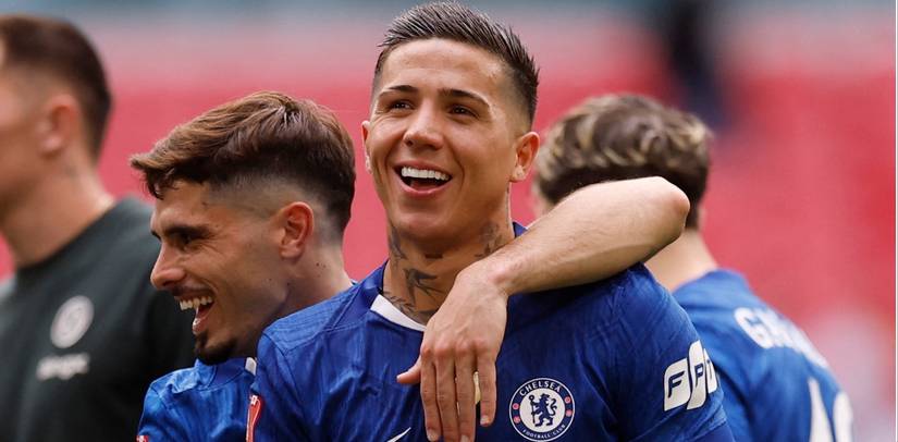 Chelsea players after beating Leeds