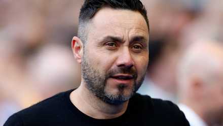 Roberto De Zerbi looks confused