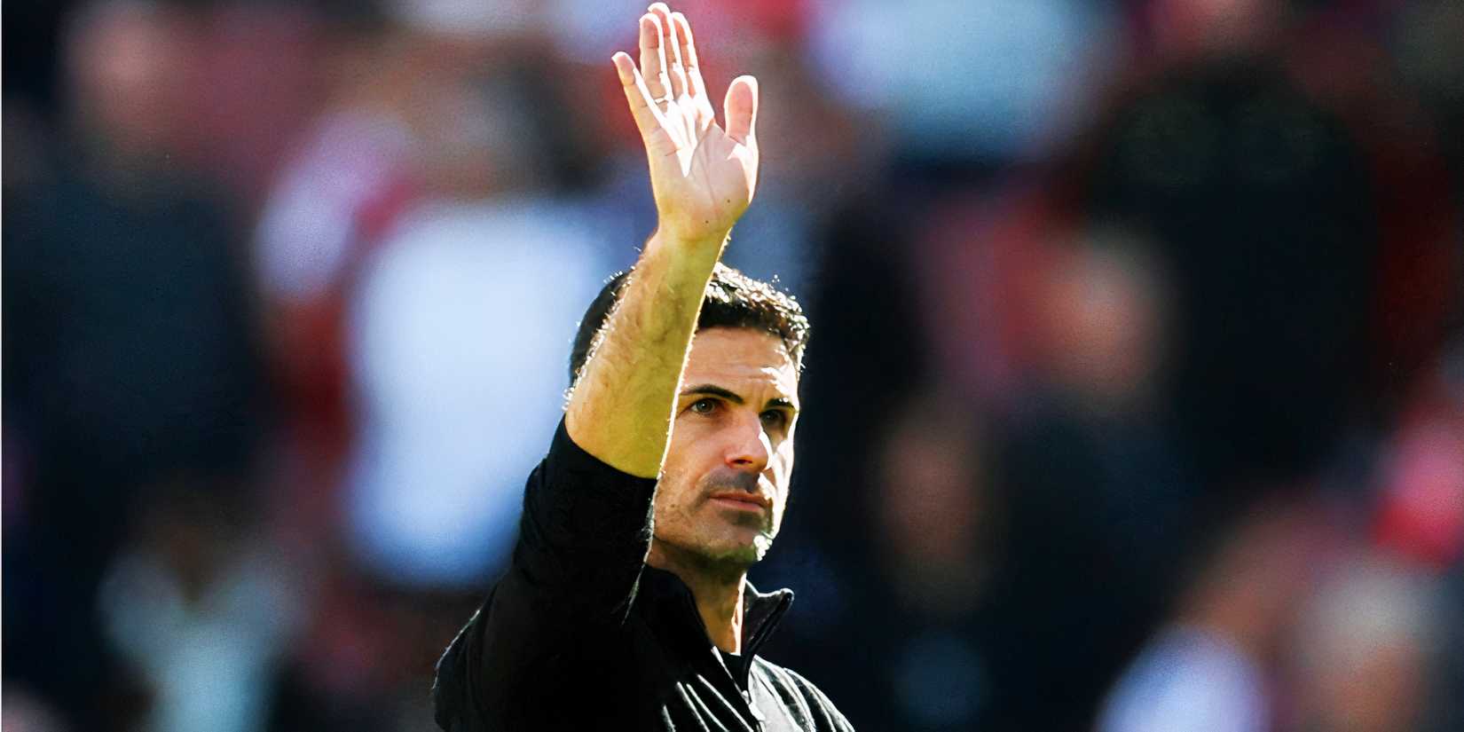 Mikel Arteta mengangkat tangan kepada para penggemar Arsenal