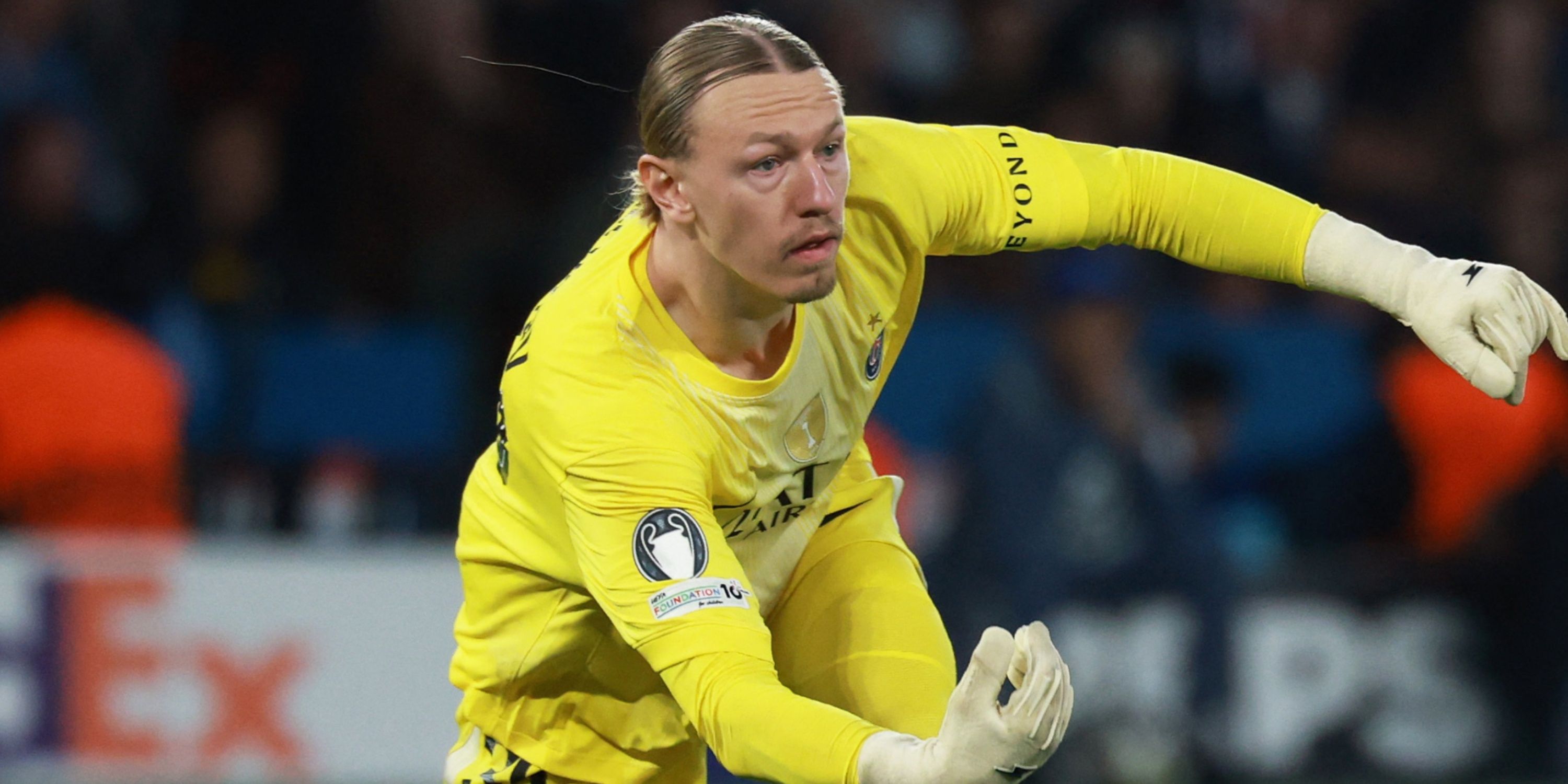 'The Genius Reason' Why PSG's Safonov Kept Kicking The Ball Out of Play v Bayern