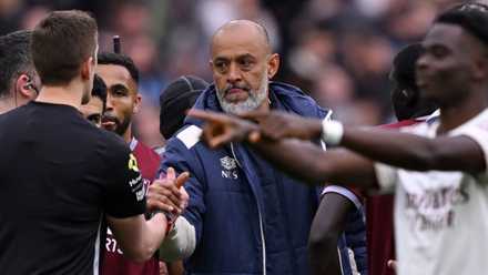 Referee Chris Kavanagh shakes hands with West Ham United manager Nuno Espirito Santo after the Arsenal match