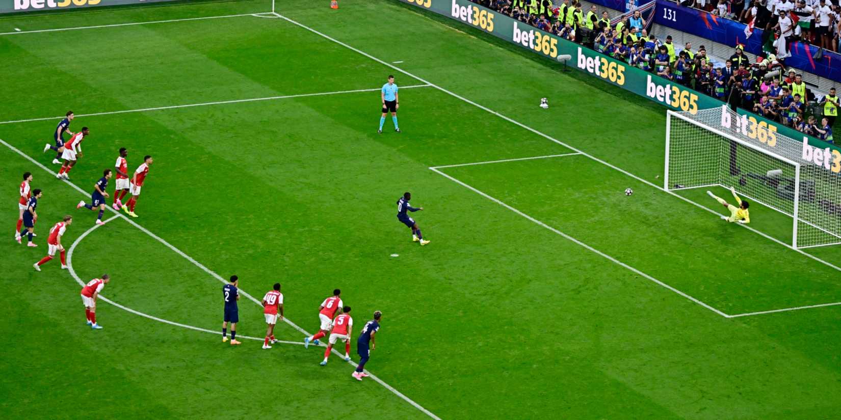 Ousmane Dembele penalty vs Arsenal