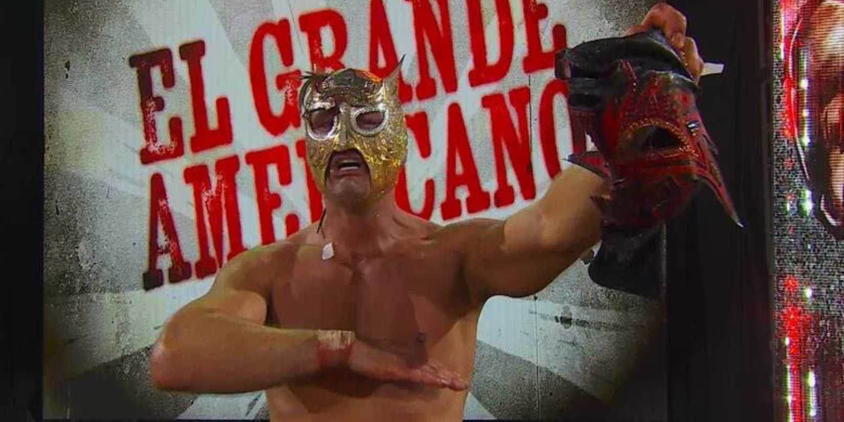 El Grande Americano with mask