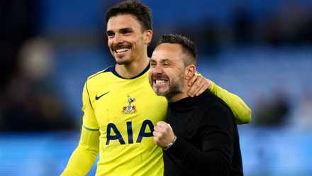 Joao Palhinha celebrates with Roberto De Zerbi