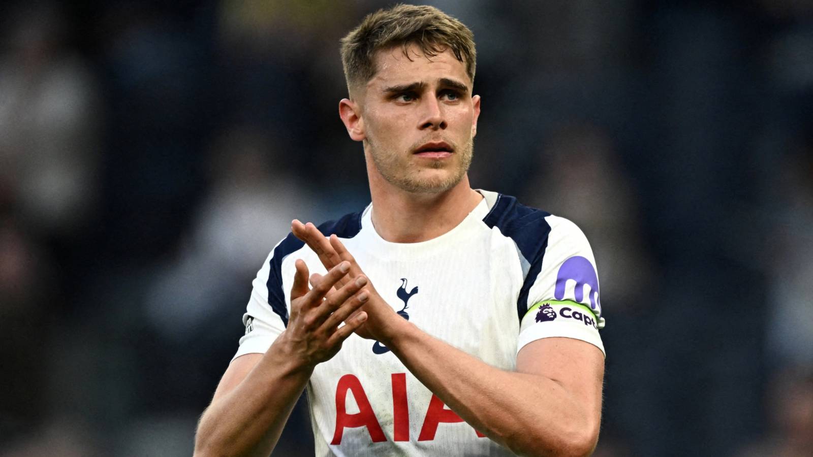 Tottenham Weigh Move for Fernandez-Pardo Amid Savinho Wait